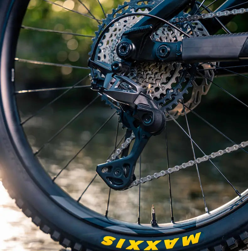 Hinterer Umwerfer SHIMANO DEORE XT RD-M8200-SGS 12V Lange Kette