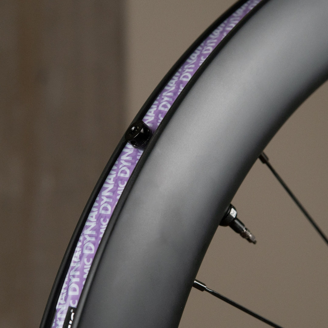 Anbringen des DYNAMIC BARKEEPER Tubeless-Felgenbands