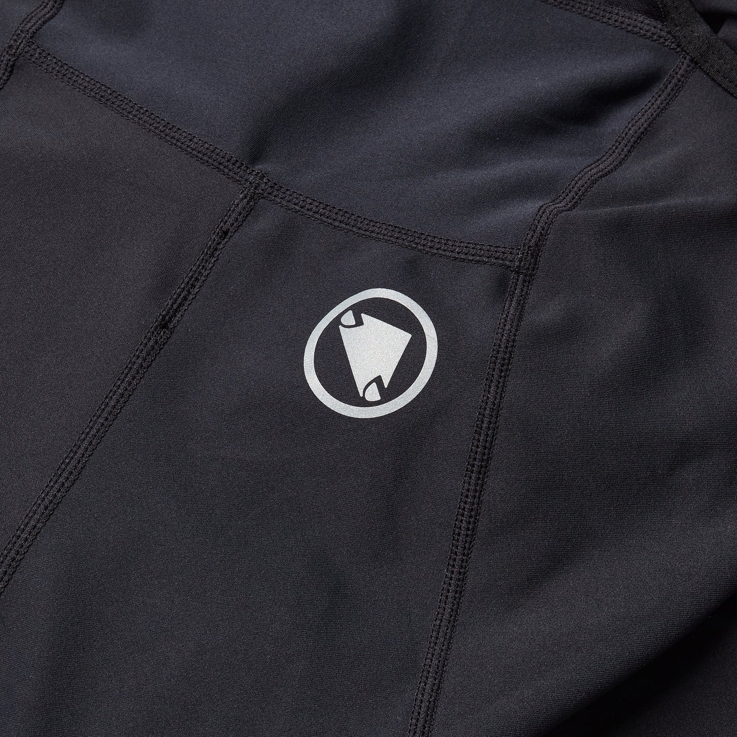 ENDURA LOOP Kurze Trägerhose Schwarz 2025