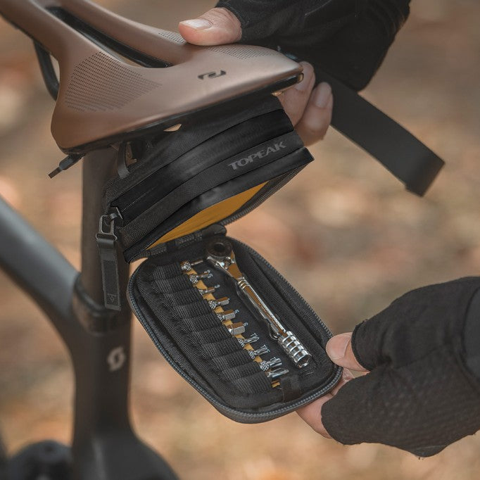 TOPEAK ELEMENTA Satteltasche mit Werkzeug Schwarz