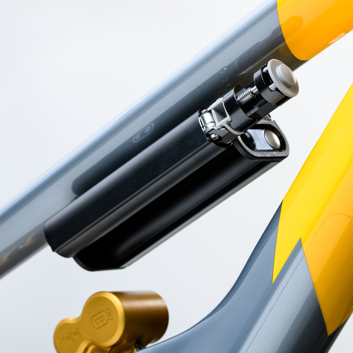CRANKBROTHERS S.O.S TT17 monté sous le tube diagonal