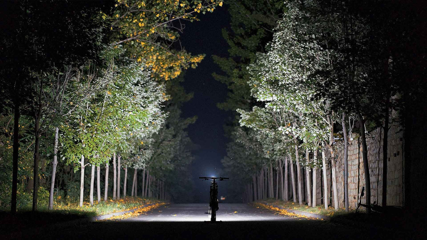 Frontbeleuchtung RAVEMEN XR6000