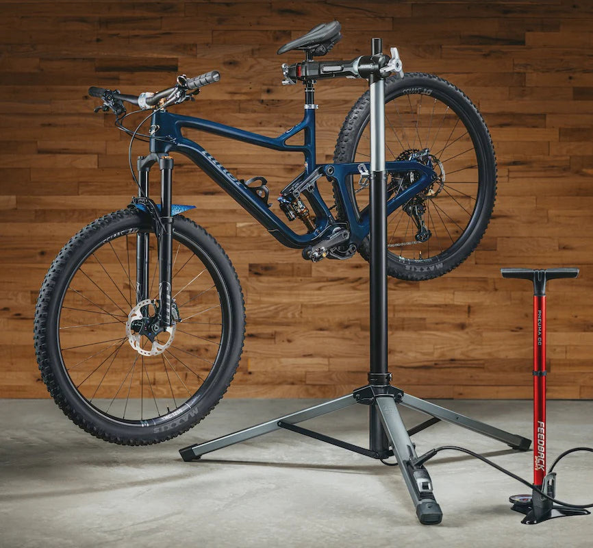Pneumatischer Montageständer FEEDBACK SPORTS Pro Air Lift