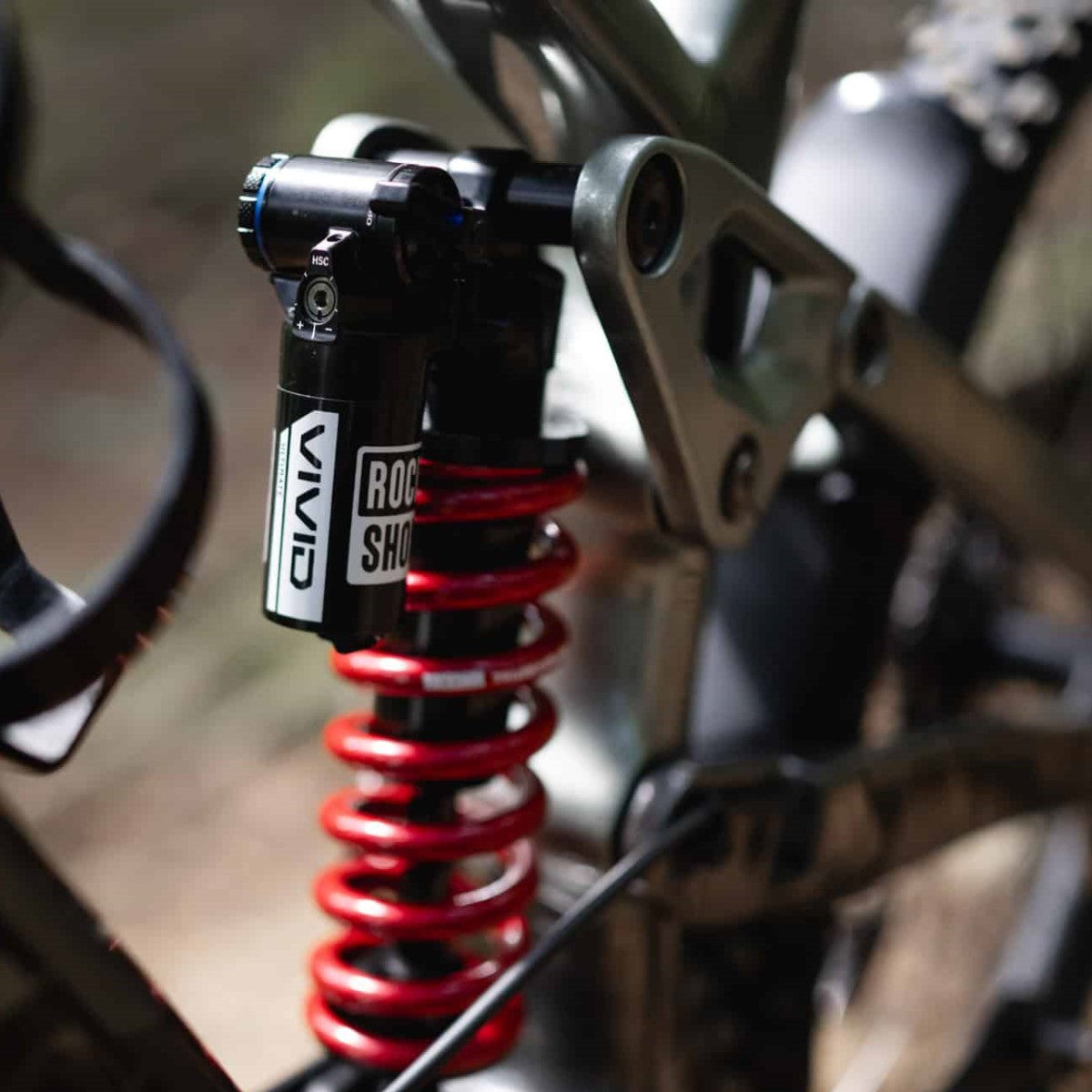 Stoßdämpfer ROCKSHOX VIVID ULTIMATE RC2T HBO Trunnion mit Feder für Trek Fuel EXe (2023+)