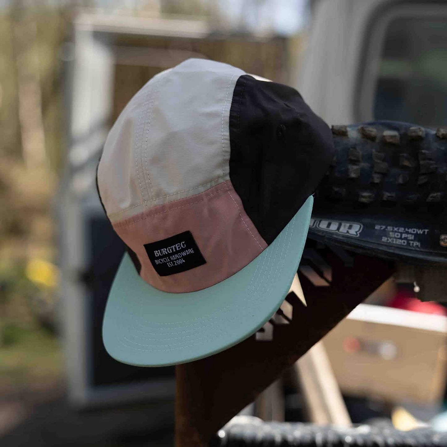 Mütze BURGTEC COURIER FIVE PANEL Neopolitan