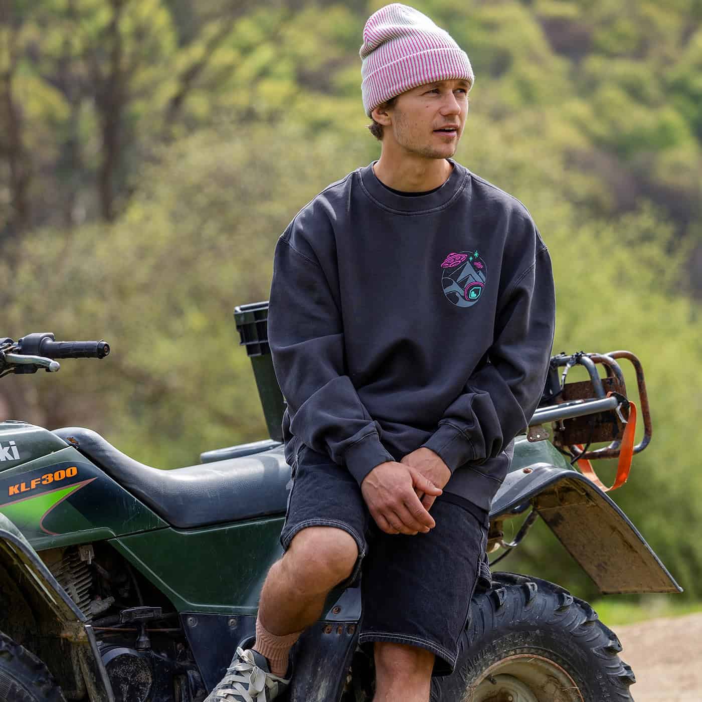 Sweatshirt BURGTEC DESERT QUEEN FADED