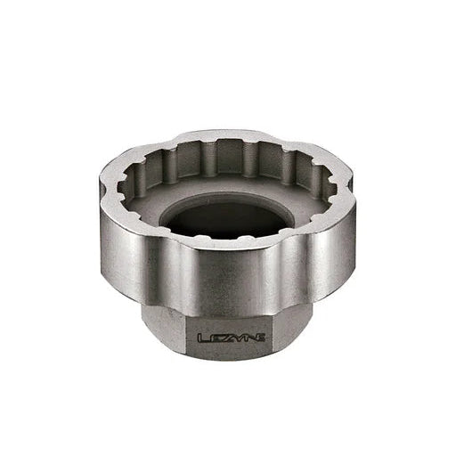 Demontage des Tretlagergehäuses LEZYNE SOCKET DRIVER