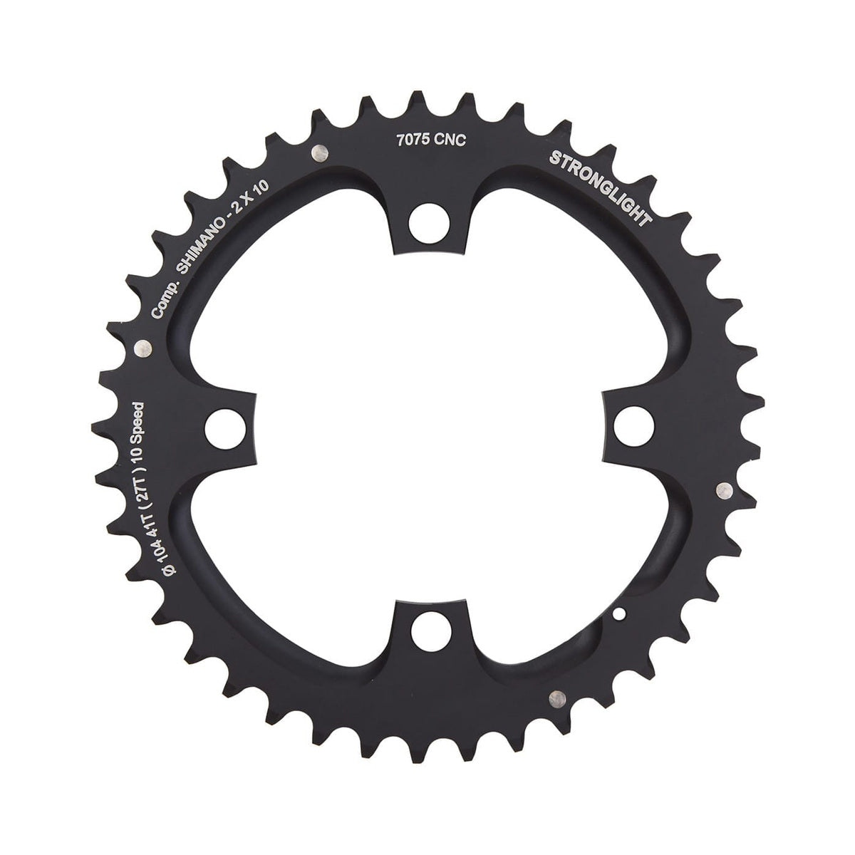 Äußeres Kettenblatt STRONGLIGHT Aluminium 7075 10-fach für Zweifachkurbeln, 4-Loch, 104 mm — Kettenblatt auf weißem Hintergrund