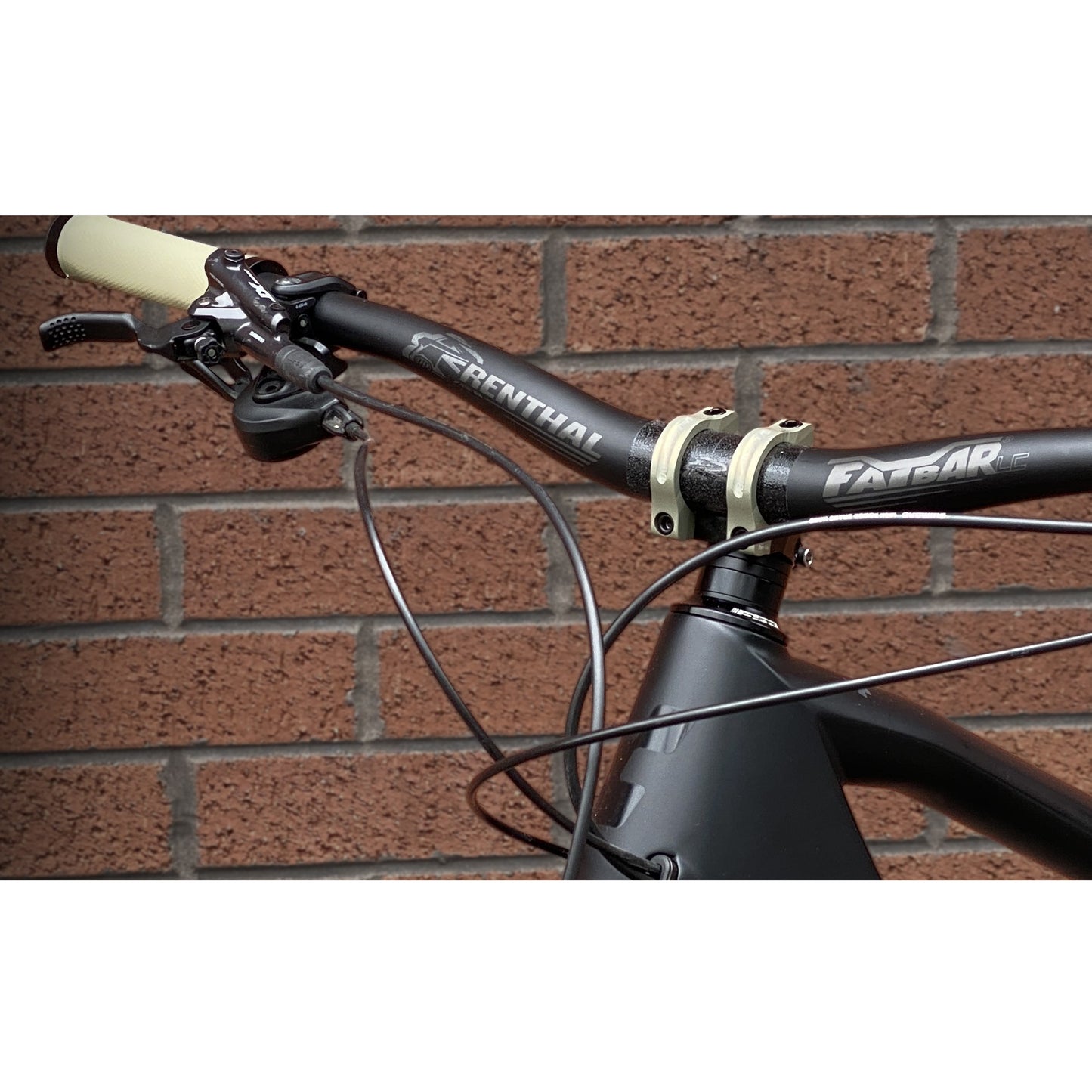 Kleiderbügel RENTHAL V3 FATBAR LITE Carbon Rise 20mm 760mm