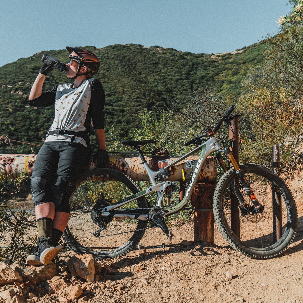 LEZYNE FLOW BOTTLE Fahrradflasche in Transparent
