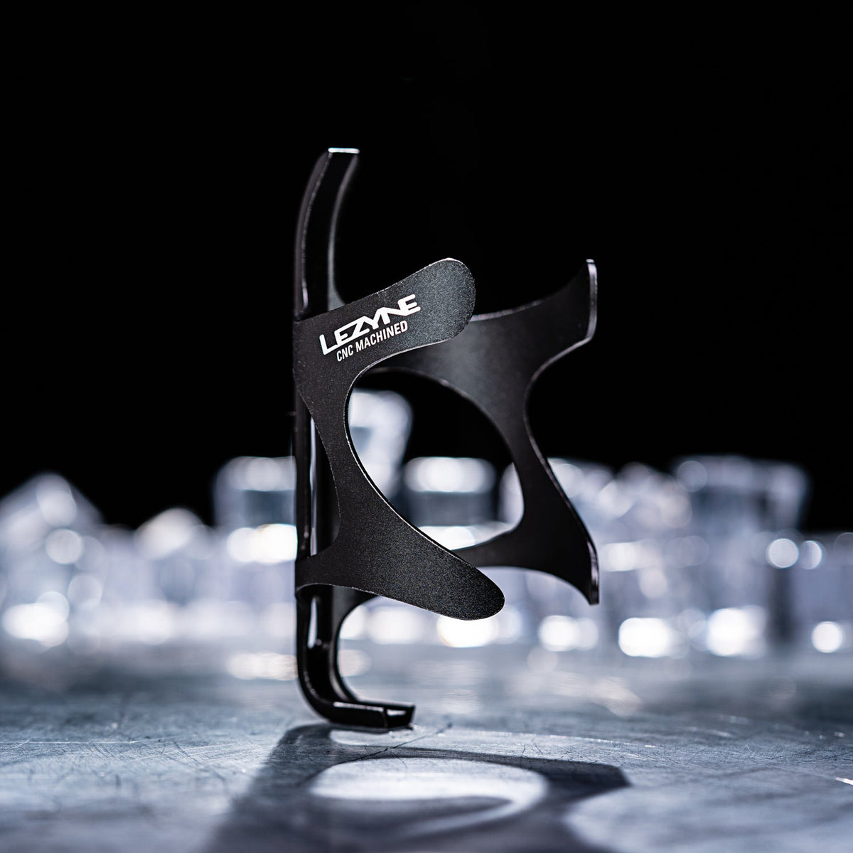 LEZYNE CNC ALLOY CAGE Flaschenhalter Neo Metallic