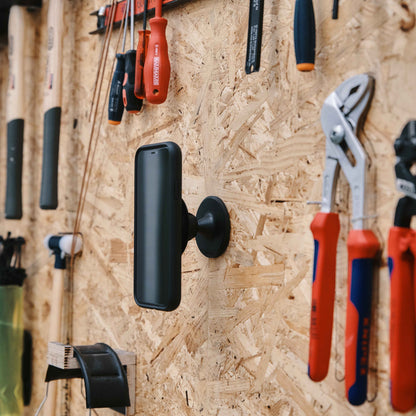 FIDLOCK VACUUM Wandhalterung in Schwarz — Smartphone an der Wandhalterung