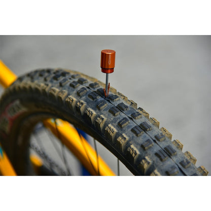 Integriertes Tubeless-Reparaturset im Lenker GRANITE DESIGN CNC + 4 Dochte