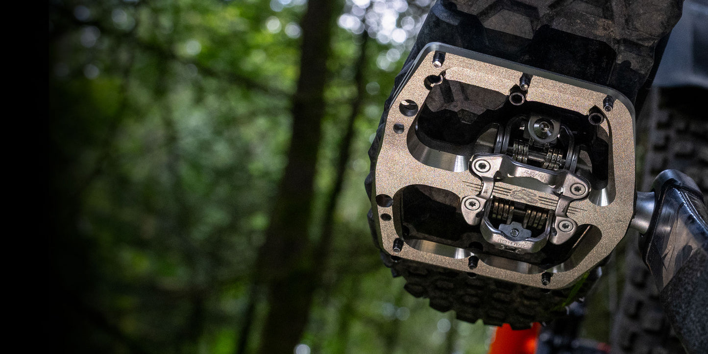 Pedale RENTHAL REVODHC Schwarz (Embargo 24 Sep 2025)