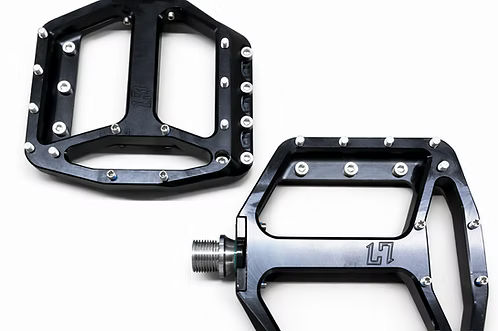 HXR COMPONENTS Plattformpedale mit Stahlachse Schwarz