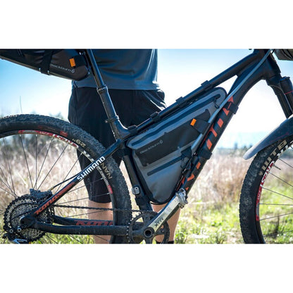 Rahmentasche BLACKBURN OUTPOST ELITE 3,4 L Grau