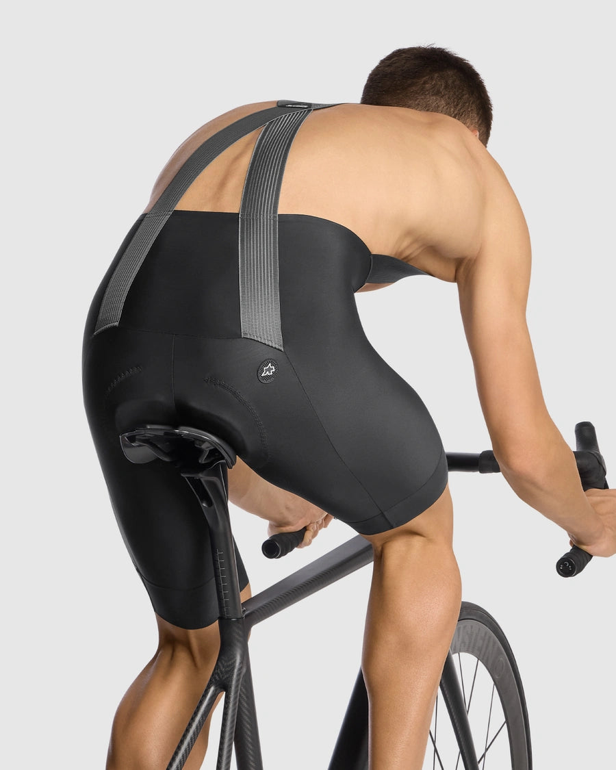 ASSOS MILLE GTS S11 Regular Schwarze kurze Trägerhose