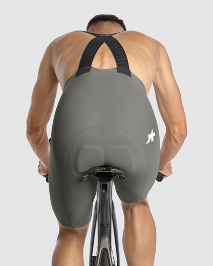 Kurz-Trägerhose ASSOS EQUIPE R S11 Khaki