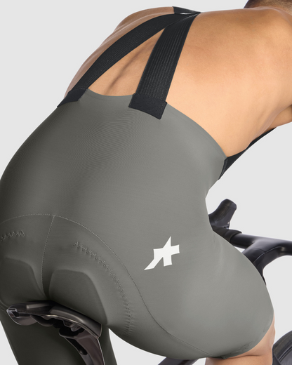 Kurz-Trägerhose ASSOS EQUIPE R S11 Khaki