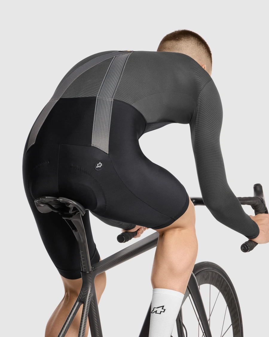 ASSOS MILLE GTS SPRING FALL S11 Kurze Trägerhose Schwarz