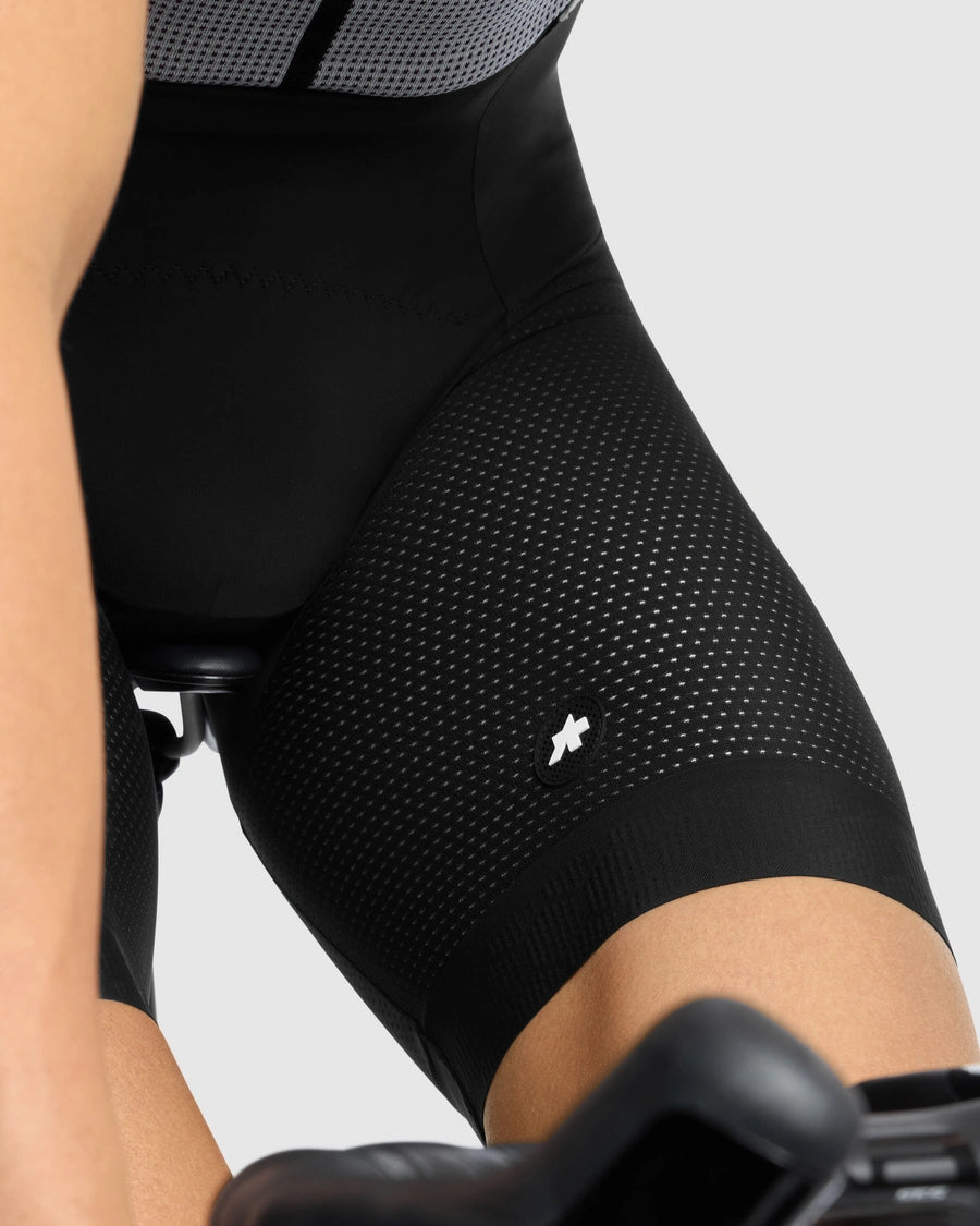 Kurze Trägerhose ASSOS MILLE GT INDOOR S11 Schwarz