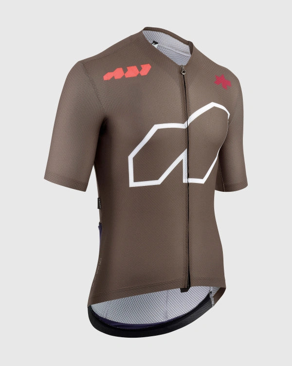 ASSOS EQUIPE R S11 We are the A Trikot Kurzarm Braun