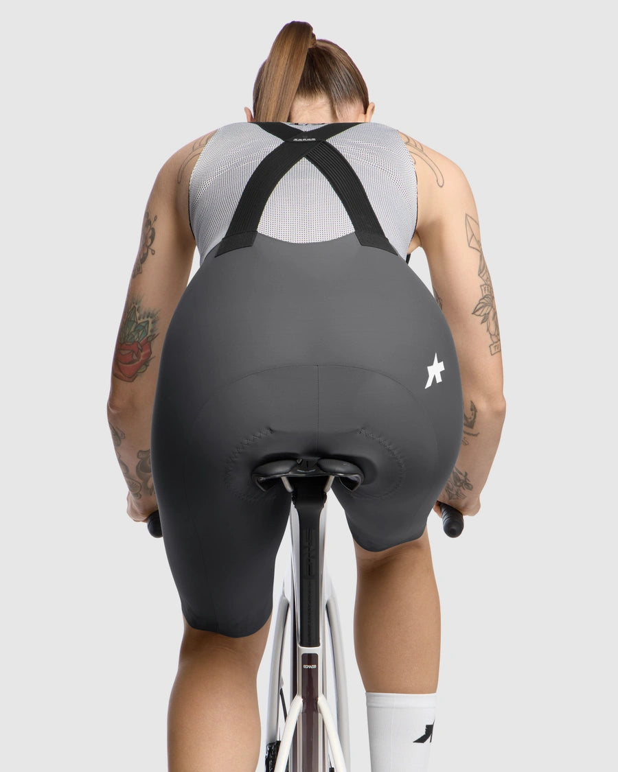 trägerhose rennrad ASSOS DYORA R S11 Damen Kurz Trägerhose Grau – Probikeshop