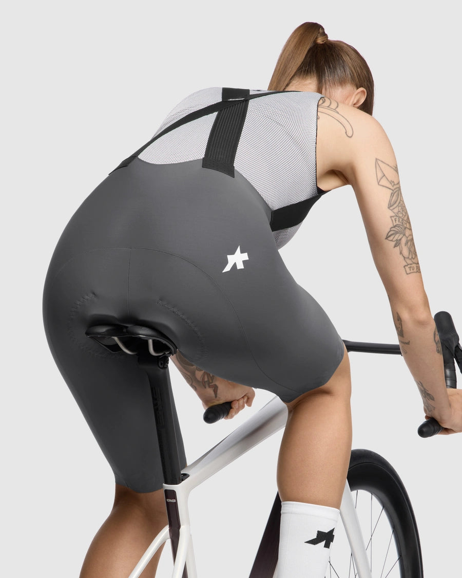 trägerhose damen rennrad ASSOS DYORA R S11 Damen Kurz Trägerhose Grau – Probikeshop