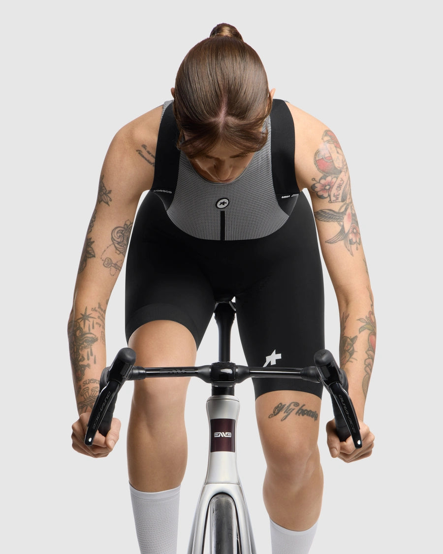 Kurze Trägerhose ASSOS UMA GT S11 Frau Black