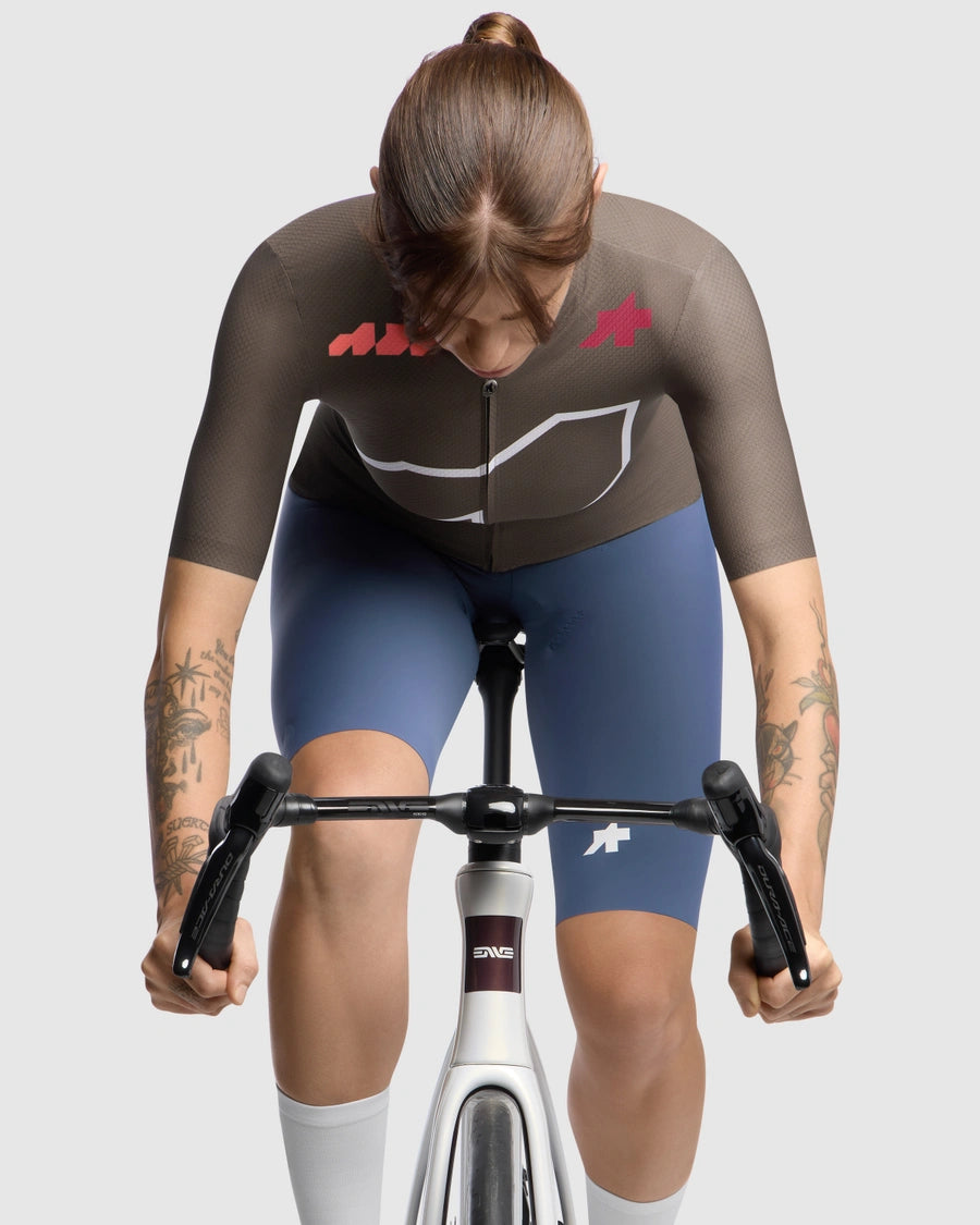 ASSOS DYORA R S11 We are the A Trikot Langarm Women Braun