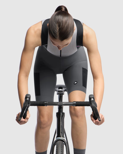 Kurz-Trägerhose ASSOS TACTICA KIESKAFER T5 GRAVEL Damen Grau