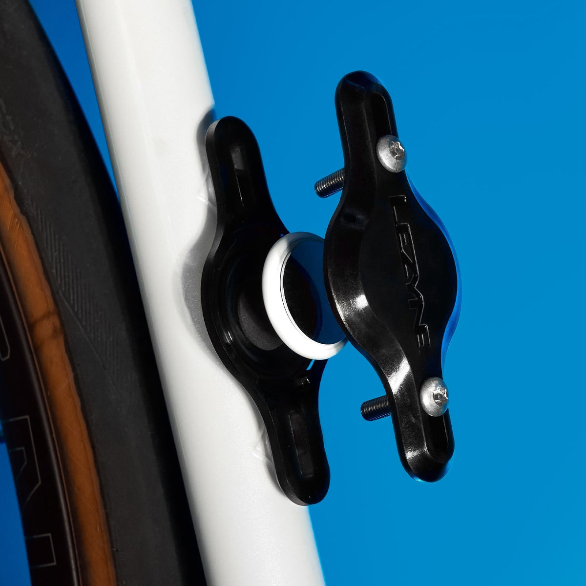 LEZYNE MATRIX BIKE TAGGER Diebstahlschutzhalterung Schwarz (für AirTag)