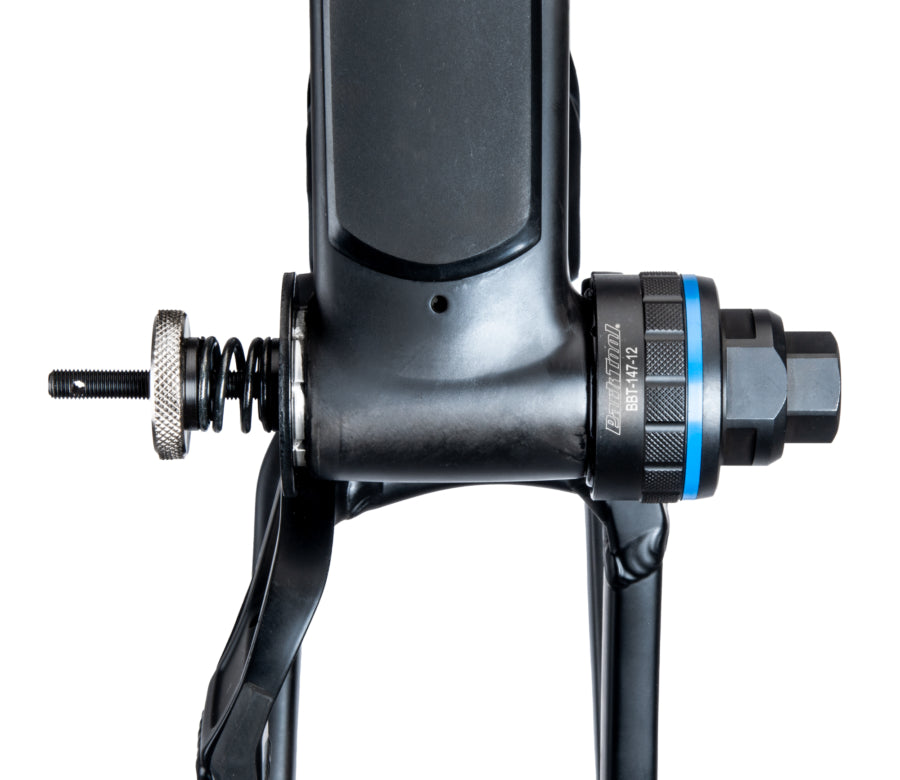 Park Tool BBT-147-12 mit einem BBT-RS in einem Innenlager fixiert