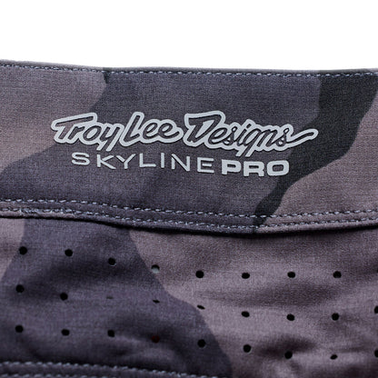Short TROY LEE DESIGNS SKYLINE PRO FLOW CAMO Carbon mit Liner BN3TH