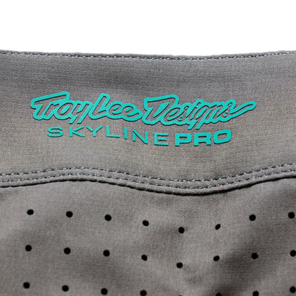 Shorts TROY LEE DESIGNS SKYLINE PRO MONO Khaki mit BN3TH-Liner