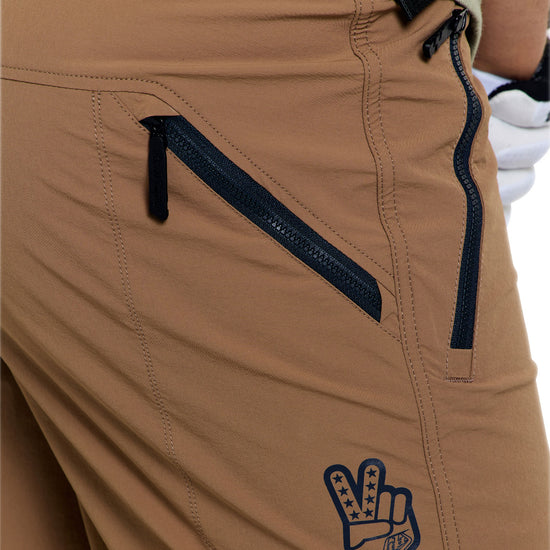 TROY LEE DESIGNS SKYLINE TRAIL Shorts mit Liner Mono Beige