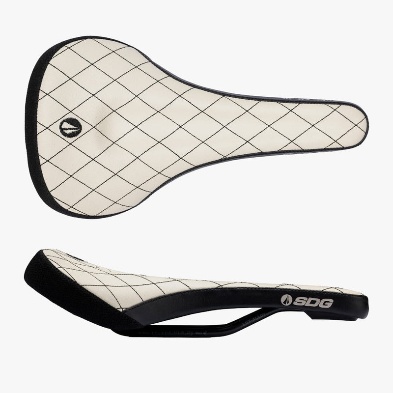 Weißer SDG Bel-Air V3 Max Stitched Leather Sattel, Gesamtansicht
