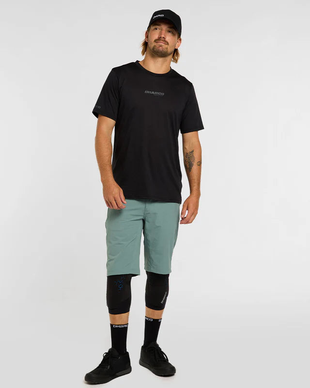 DHARCO TRAIL ENVY Shorts Grün