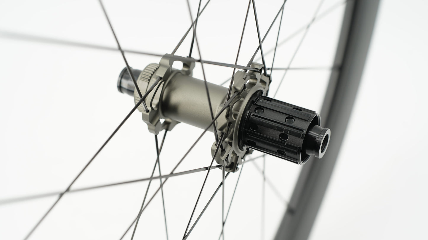 Laufradpaar SCOM AERO 50 Tubeless Ready (Center Lock)