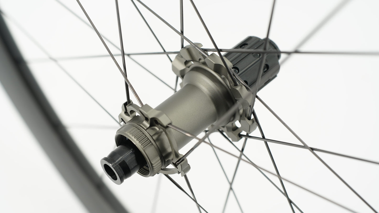 Laufradpaar SCOM AERO Tubeless Ready (Center Lock)