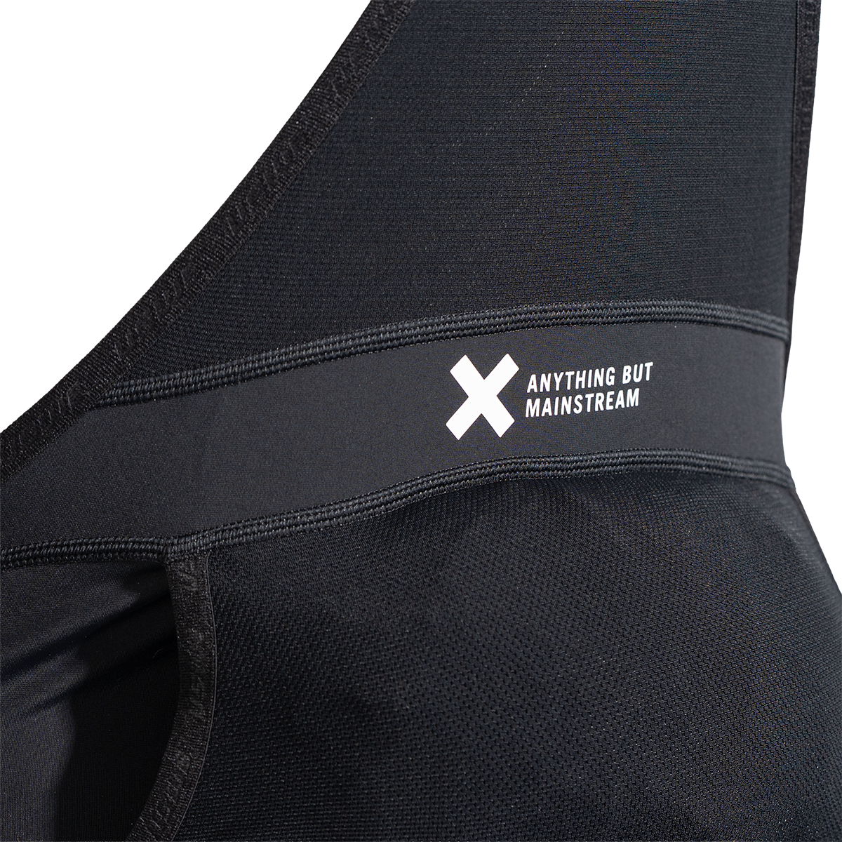USWE SKARP GRAVEL Kurze Trägerhose Schwarz