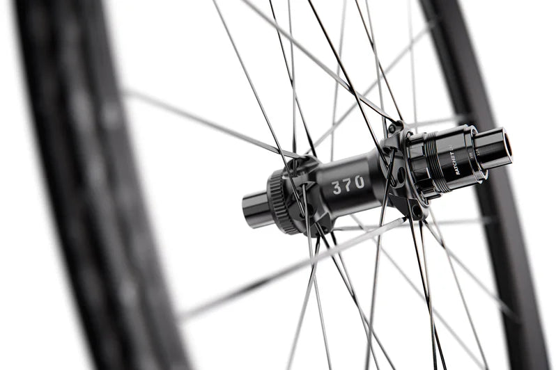 Détail rayons DT Swiss G 1800 SPLINE
