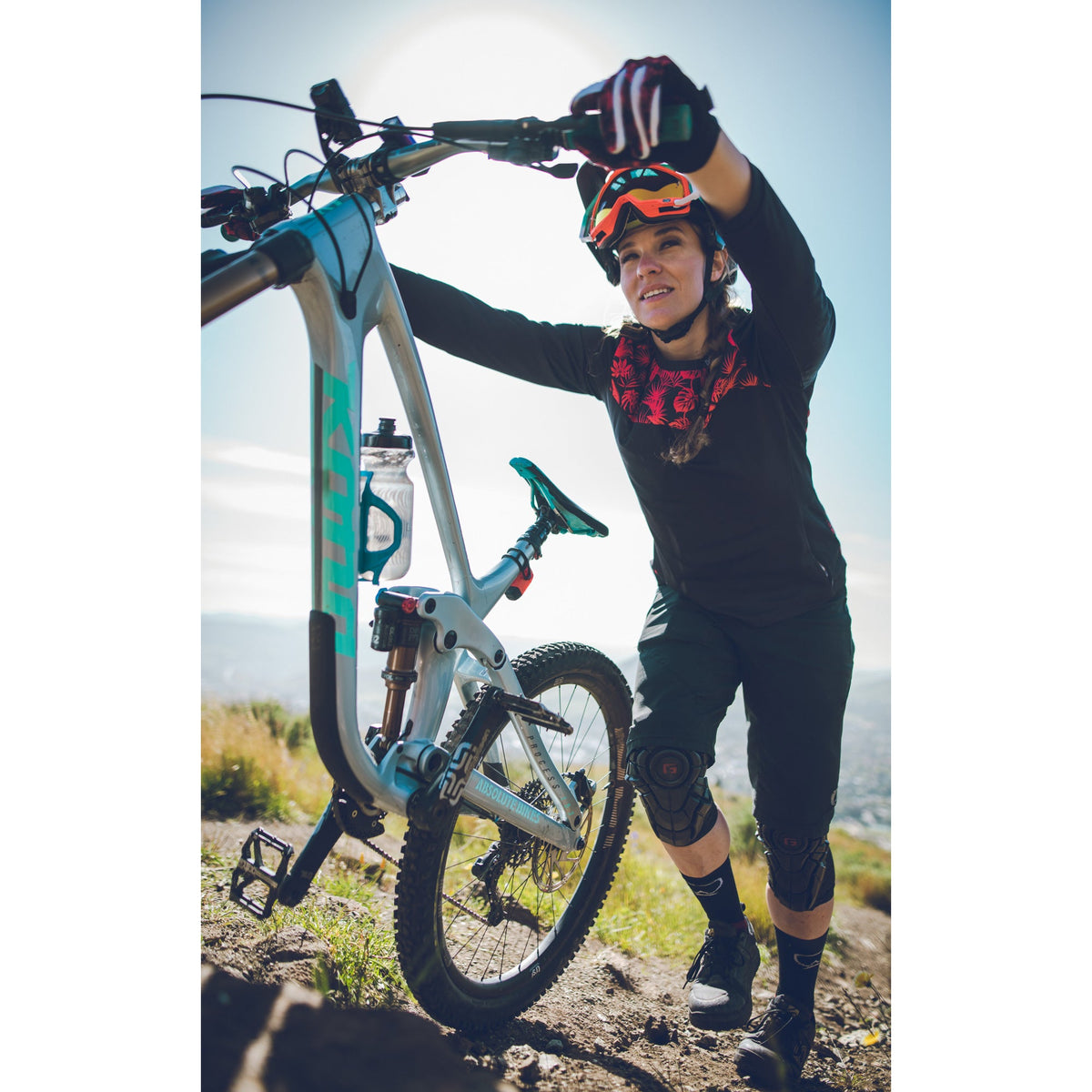 LEZYNE FLOW CAGE SL-L Flaschenhalter mit Zugriff von links Weiß