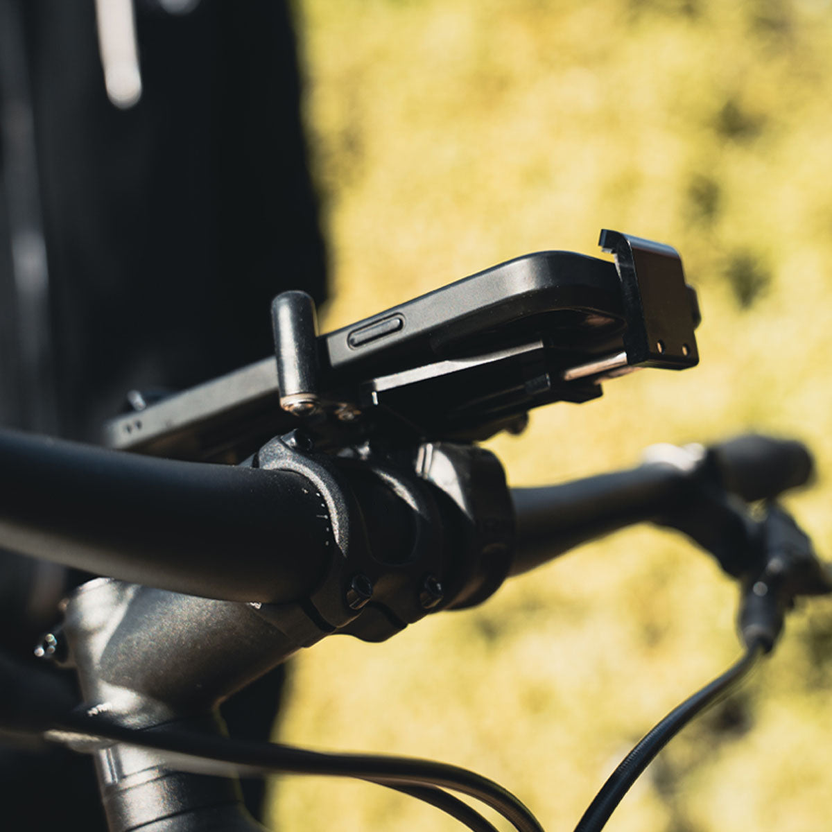 Smartphone-Halterung LEZYNE CNC PHONE MOUNT aus Aluminium
