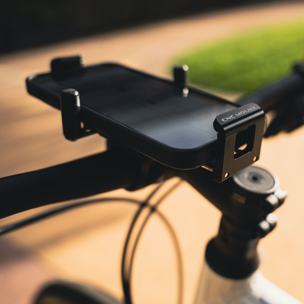 Smartphone-Halterung LEZYNE CNC PHONE MOUNT aus Aluminium