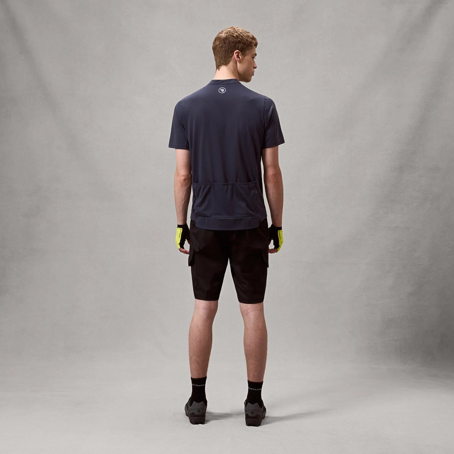 ENDURA LOOP ZIPPED Trikot Kurzarm Carbon Grau