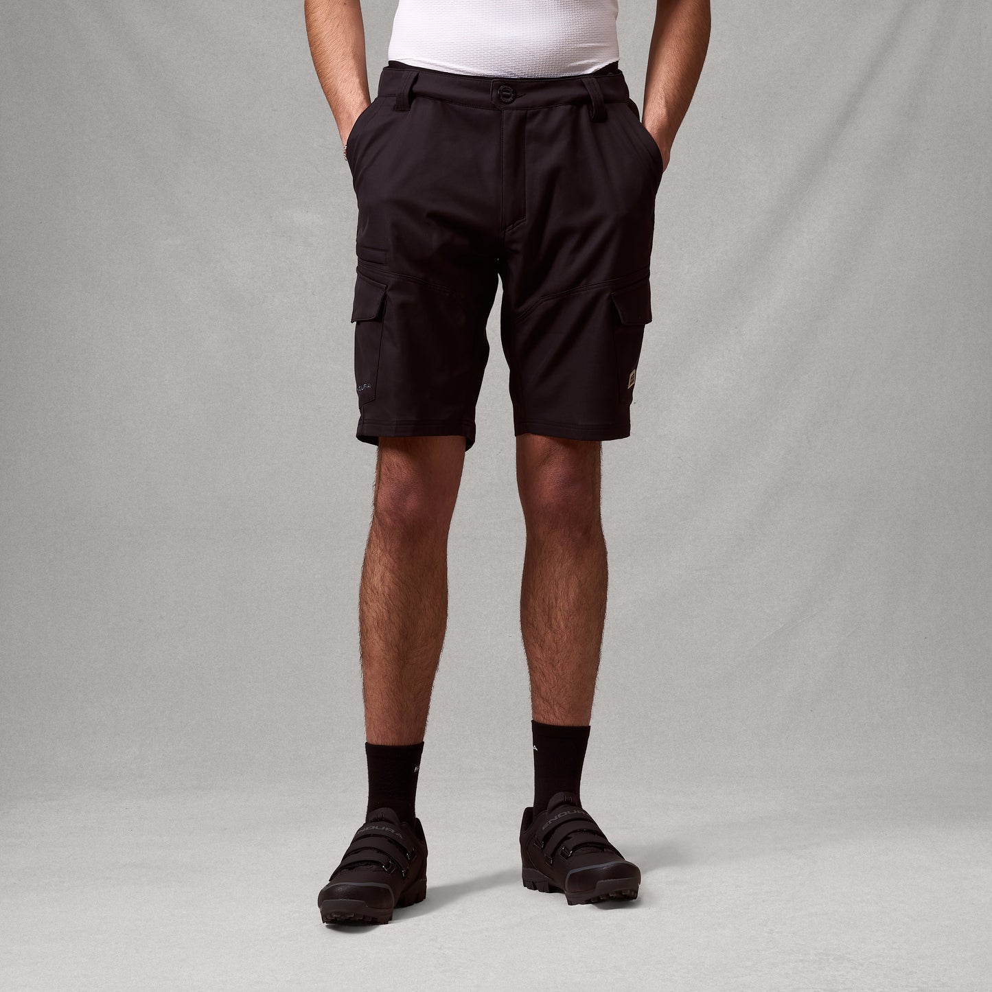 ENDURA LOOP CARGO Shorts Schwarz