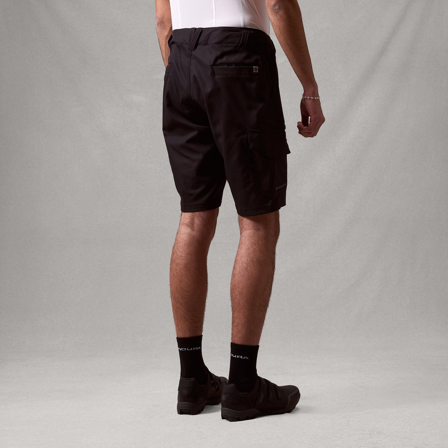 ENDURA LOOP CARGO Shorts Schwarz