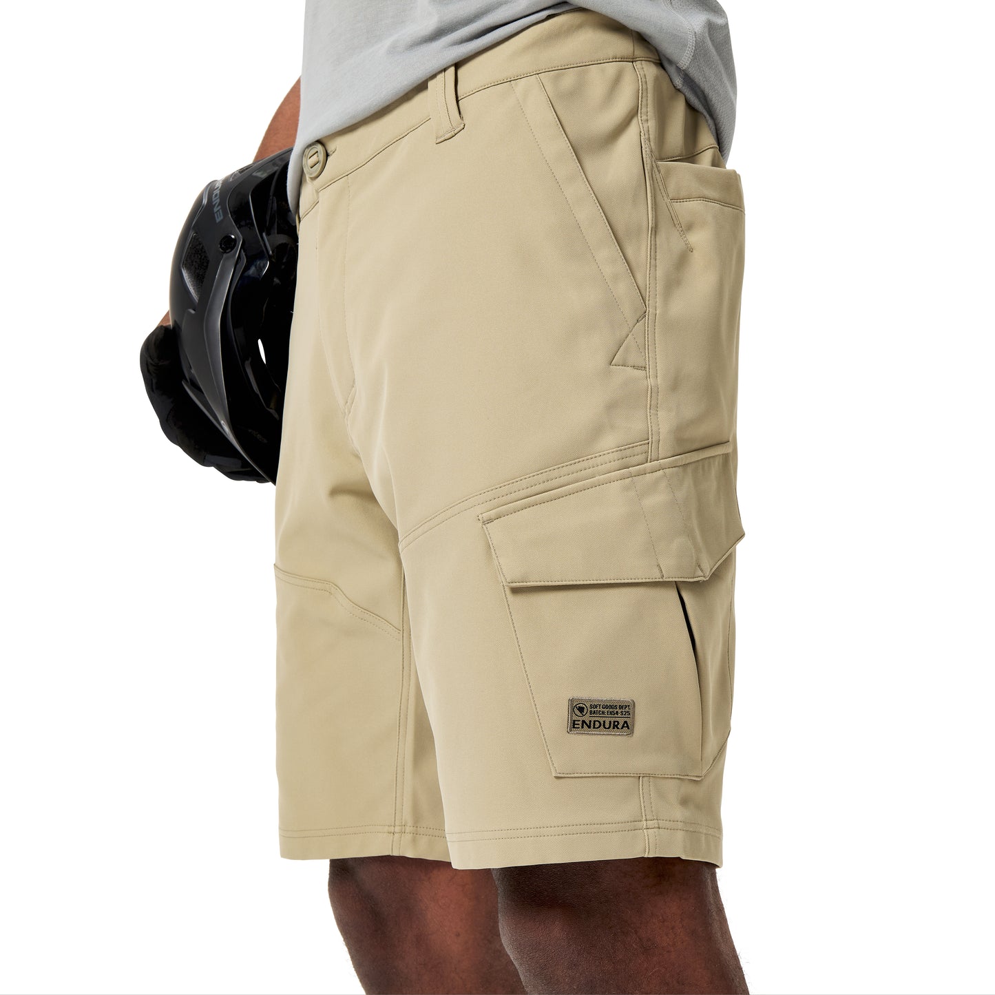 ENDURA LOOP CARGO Shorts Beige 2025