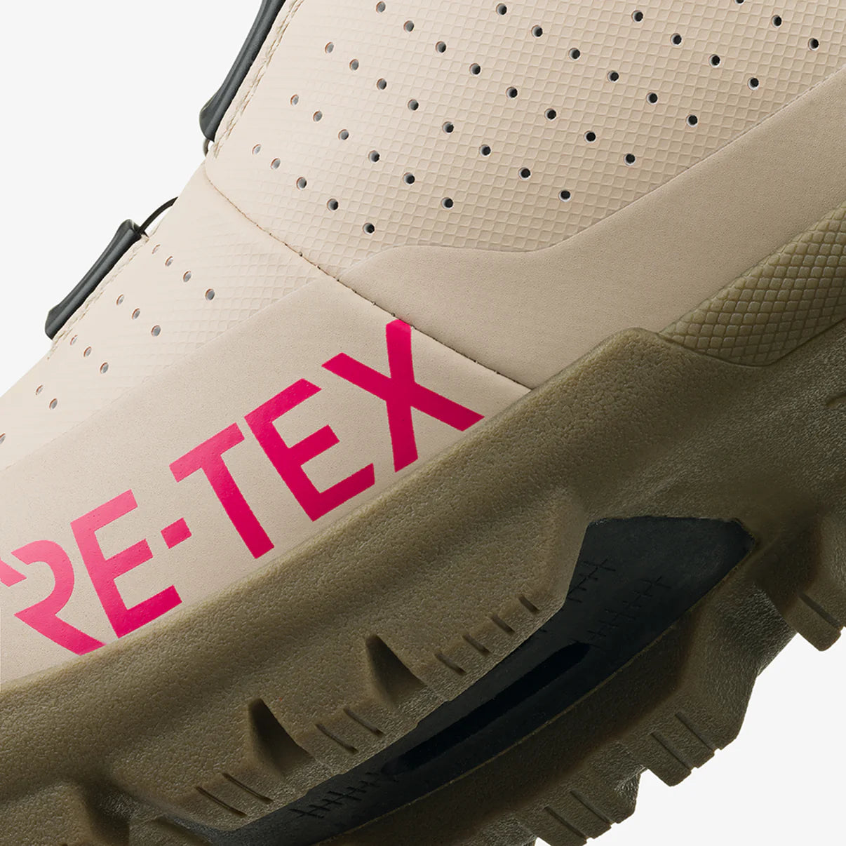 FIZIK TERRA ARTICA GTX X5 Winter-Mountainbike-Schuh, Beige/Schwarz